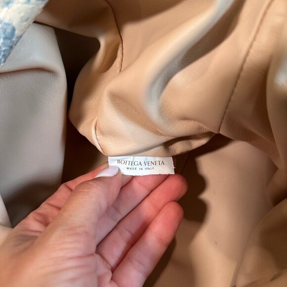 Bottega Veneta - The Pouch Teen Python-Print Clutch Bag - Picture 9 of 12